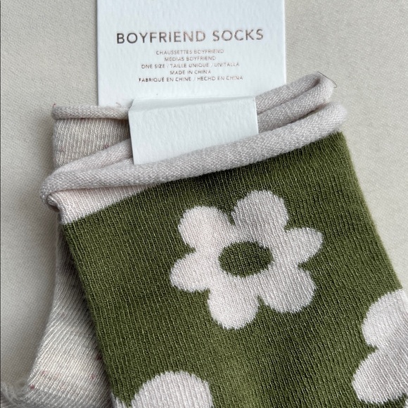 American Eagle Outfitters Daisy socks 2 pack - Picture 5 of 7